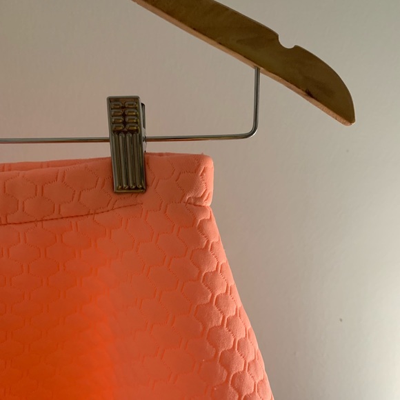 A pink-salmon high waisted skirt only worn once - Picture 3 of 3